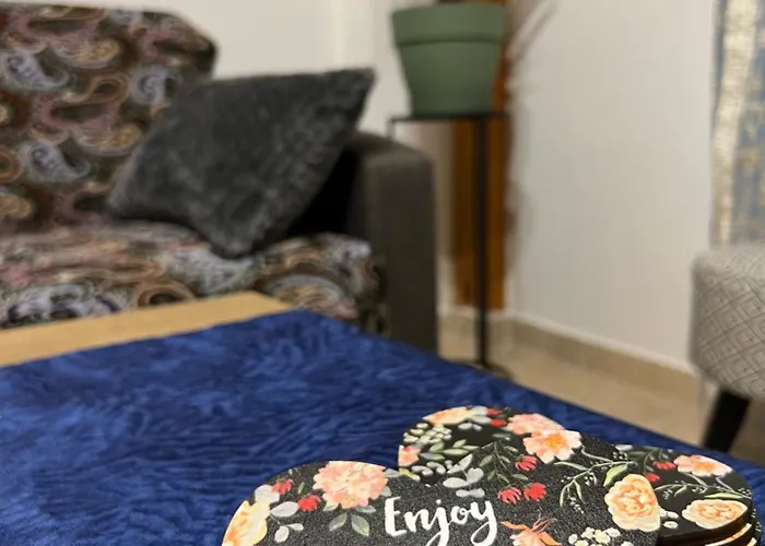 Alleyhouse 83