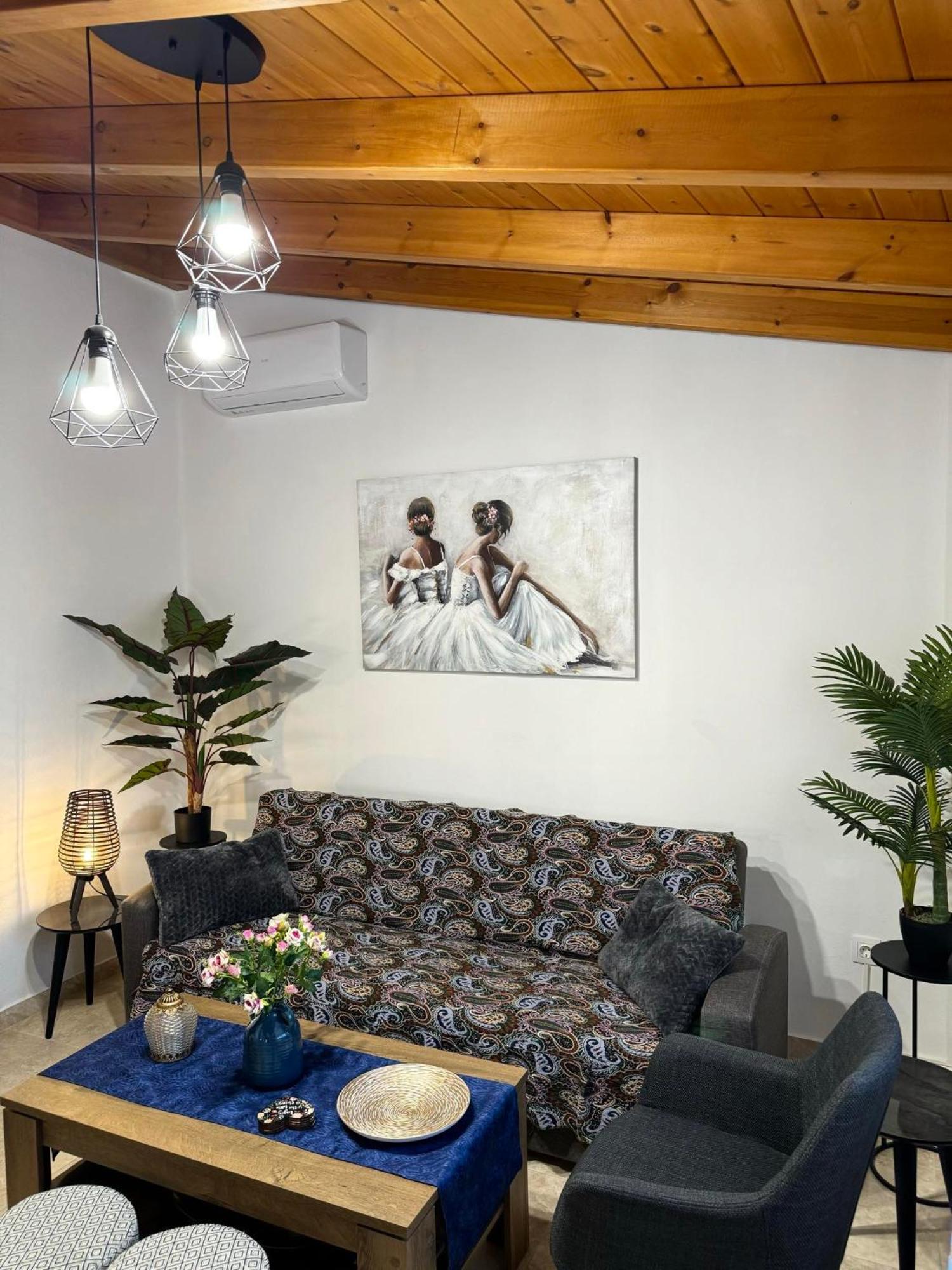 Alleyhouse 83