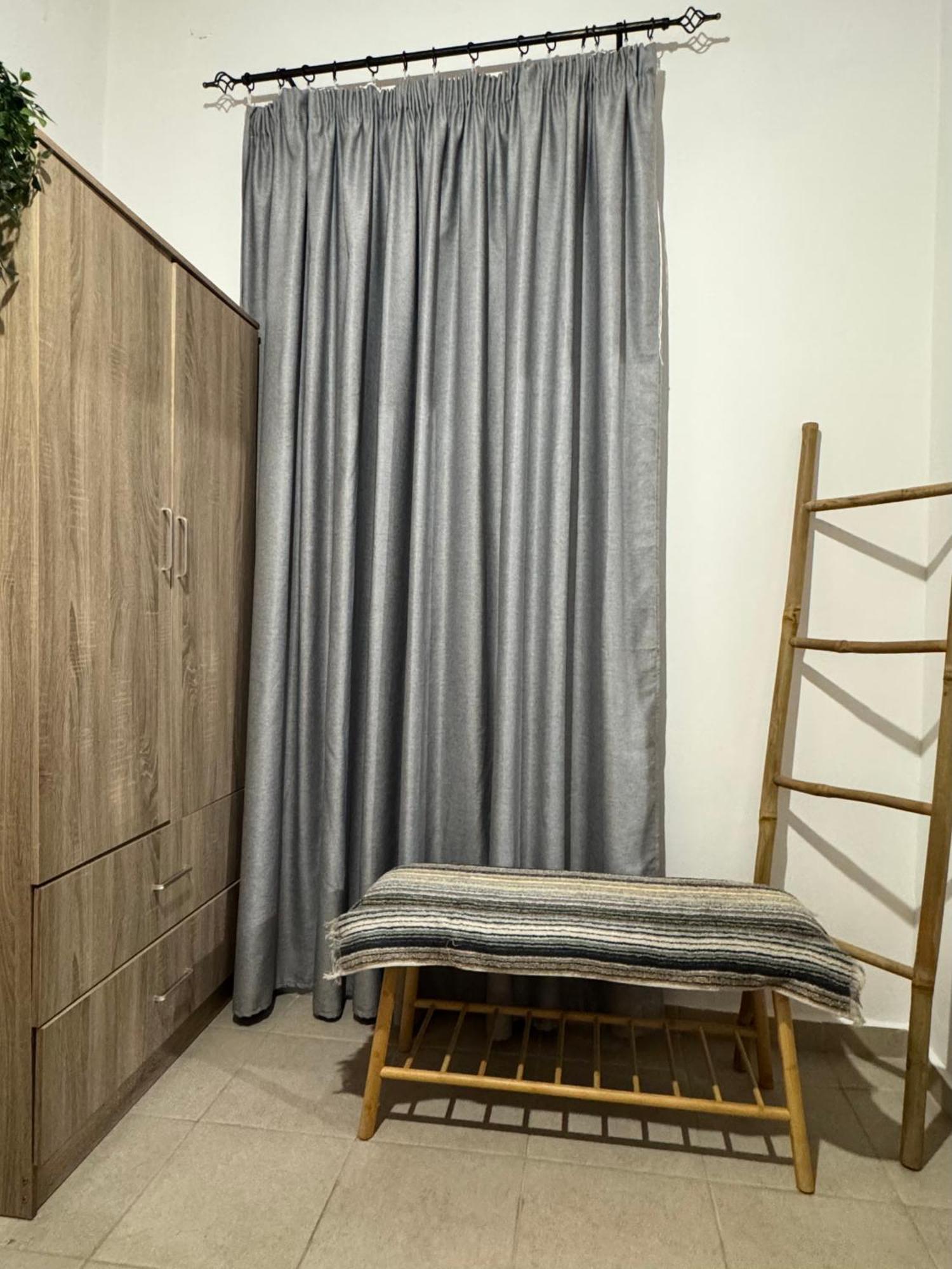 Alleyhouse 83 Kremastí